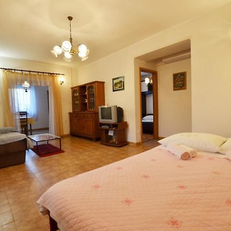 Miro Apartments Kanfanar Ngoại thất bức ảnh